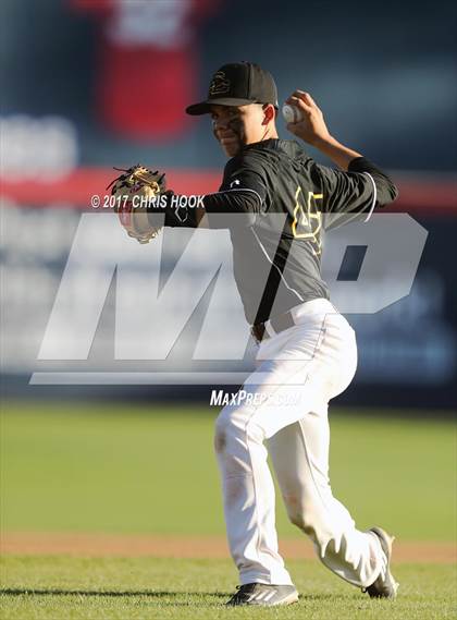 Thumbnail 3 in Nogales vs. Salpointe Catholic (AIA 4A Final) photogallery.