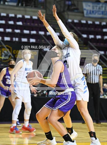 Thumbnail 1 in Platte Valley vs. Lutheran (CHSAA 3A State Final) photogallery.