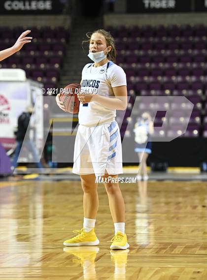 Thumbnail 3 in Platte Valley vs. Lutheran (CHSAA 3A State Final) photogallery.