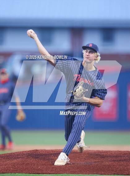 Thumbnail 1 in Neshoba Central vs South Panola (MHSAA Class 6A Round 1)  photogallery.