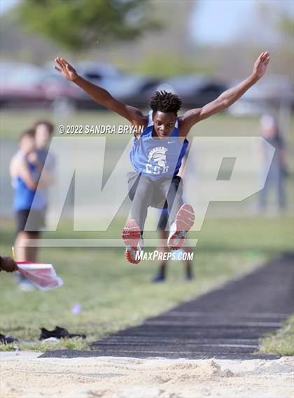 Thumbnail 1 in Porter Ridge Track Meet photogallery.