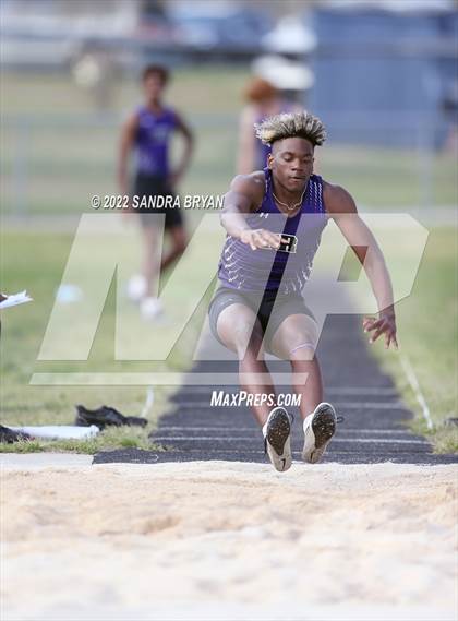 Thumbnail 2 in Porter Ridge Track Meet photogallery.