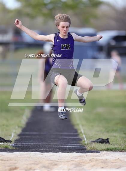 Thumbnail 3 in Porter Ridge Track Meet photogallery.