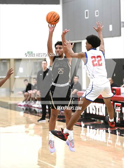 Thumbnail 1 in Laguna Hills vs. Los Alamitos (Tustin Holiday Classic) photogallery.