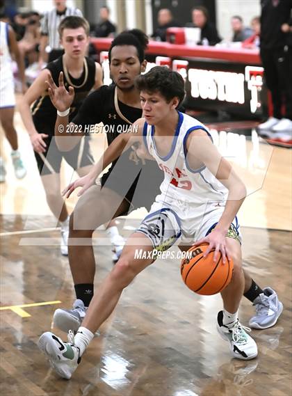 Thumbnail 2 in Laguna Hills vs. Los Alamitos (Tustin Holiday Classic) photogallery.