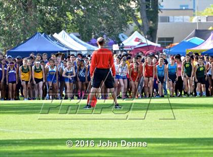 Thumbnail 1 in UNM Invitational photogallery.