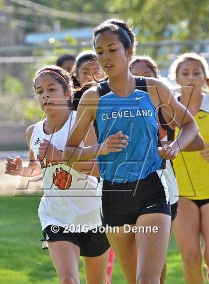 Thumbnail 2 in UNM Invitational photogallery.