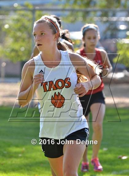 Thumbnail 2 in UNM Invitational photogallery.