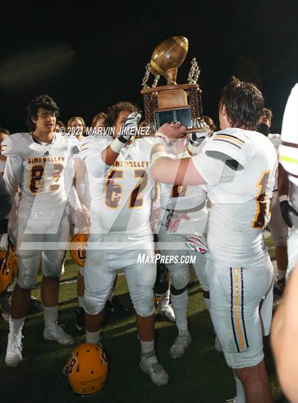 Thumbnail 3 in Royal vs Simi Valley photogallery.