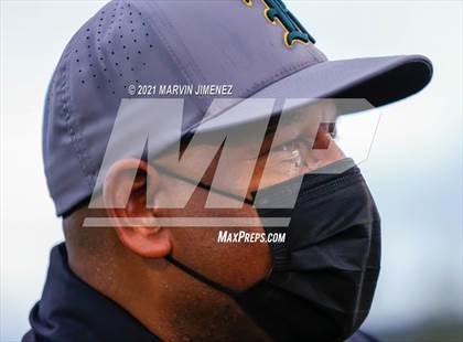 Thumbnail 2 in Royal vs Simi Valley photogallery.