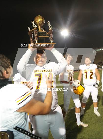 Thumbnail 2 in Royal vs Simi Valley photogallery.