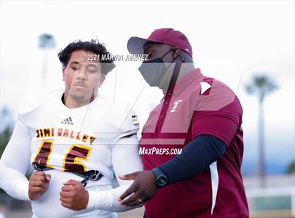 Thumbnail 2 in Royal vs Simi Valley photogallery.