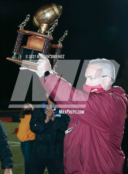 Thumbnail 3 in Royal vs Simi Valley photogallery.
