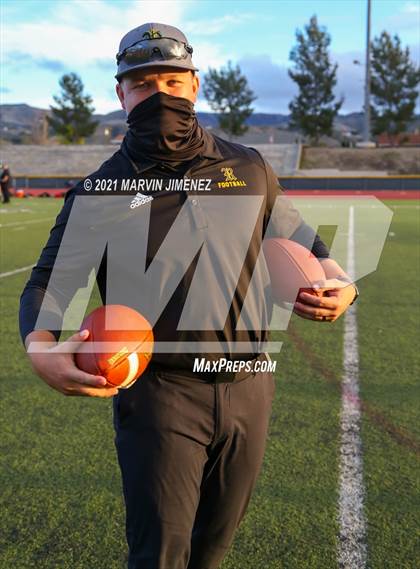 Thumbnail 3 in Royal vs Simi Valley photogallery.