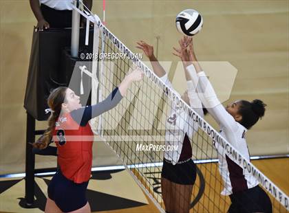 Thumbnail 3 in De La Salle vs Notre Dame (Catholic League Tournament) photogallery.