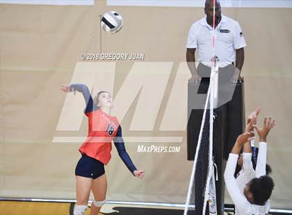 Thumbnail 3 in De La Salle vs Notre Dame (Catholic League Tournament) photogallery.