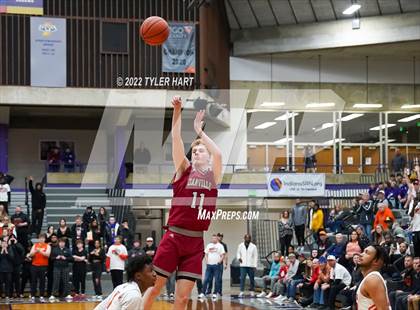 Thumbnail 2 in Danville vs. Beech Grove (IHSAA 3A Regional Final) photogallery.