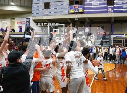 Thumbnail 1 in Danville vs. Beech Grove (IHSAA 3A Regional Final) photogallery.