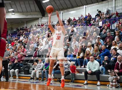 Thumbnail 1 in Danville vs. Beech Grove (IHSAA 3A Regional Final) photogallery.