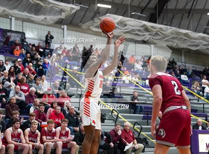 Thumbnail 2 in Danville vs. Beech Grove (IHSAA 3A Regional Final) photogallery.