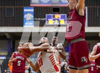 Thumbnail 2 in Danville vs. Beech Grove (IHSAA 3A Regional Final) photogallery.