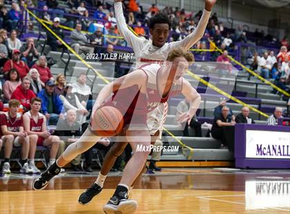Thumbnail 3 in Danville vs. Beech Grove (IHSAA 3A Regional Final) photogallery.