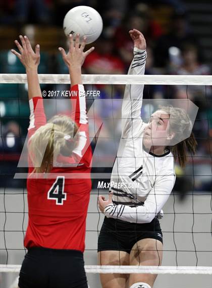 Thumbnail 2 in Fleming vs. La Veta  (CHSAA 1A Semifinal) photogallery.