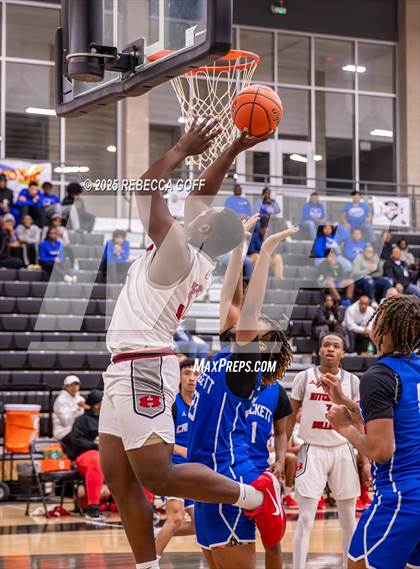 Thumbnail 3 in Crockett vs Hitchcock (UIL 3A DI Bi-District Playoff ) photogallery.