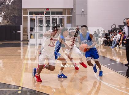 Thumbnail 2 in Crockett vs Hitchcock (UIL 3A DI Bi-District Playoff ) photogallery.