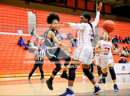 Thumbnail 2 in Princess Anne vs Cosby (StatVa Girls Basketball Classic) photogallery.