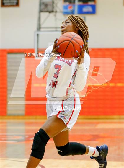 Thumbnail 3 in Princess Anne vs Cosby (StatVa Girls Basketball Classic) photogallery.