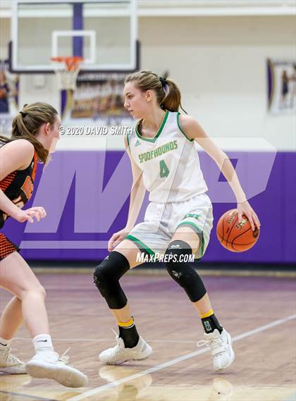 Thumbnail 2 in Macon vs. Maryville (MSHSAA Class 3 Quarterfinal) photogallery.