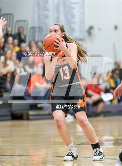 Thumbnail 3 in Macon vs. Maryville (MSHSAA Class 3 Quarterfinal) photogallery.