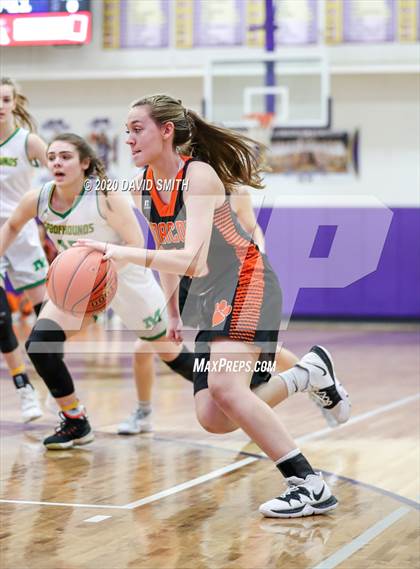 Thumbnail 3 in Macon vs. Maryville (MSHSAA Class 3 Quarterfinal) photogallery.