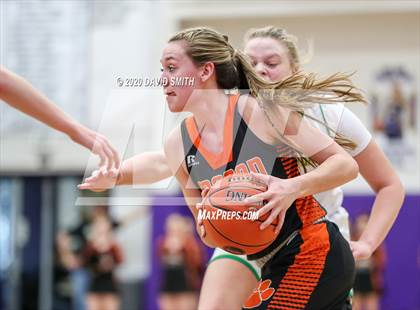 Thumbnail 3 in Macon vs. Maryville (MSHSAA Class 3 Quarterfinal) photogallery.