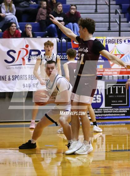 Thumbnail 3 in Perrin-Whitt vs. Saint Jo (UIL Basketball 1A D1 Region 3 Bi-District) photogallery.