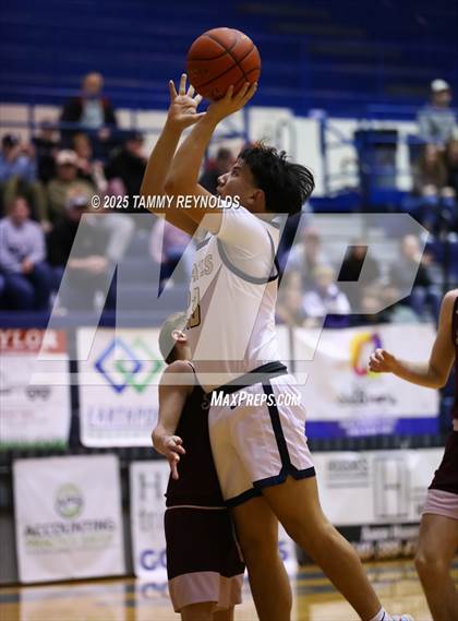 Thumbnail 3 in Perrin-Whitt vs. Saint Jo (UIL Basketball 1A D1 Region 3 Bi-District) photogallery.