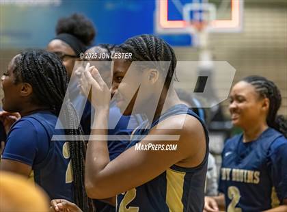 Thumbnail 2 in Baldwin vs. Aquinas Institute (NYSPHSAA Class AA State Final) photogallery.