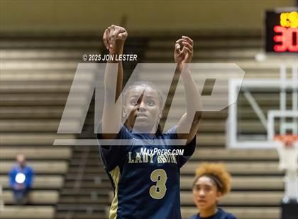 Thumbnail 2 in Baldwin vs. Aquinas Institute (NYSPHSAA Class AA State Final) photogallery.