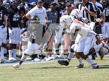 Thumbnail 2 in Mansfield vs. Bowie (Cotton Bowl Prep Showcase) photogallery.