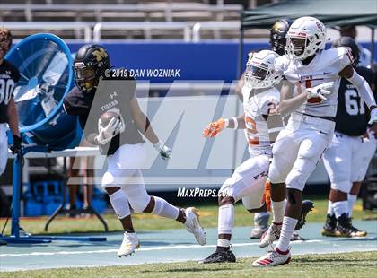Thumbnail 3 in Mansfield vs. Bowie (Cotton Bowl Prep Showcase) photogallery.
