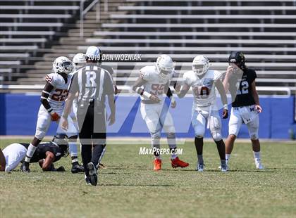 Thumbnail 1 in Mansfield vs. Bowie (Cotton Bowl Prep Showcase) photogallery.