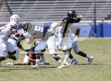 Thumbnail 1 in Mansfield vs. Bowie (Cotton Bowl Prep Showcase) photogallery.
