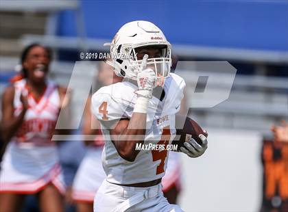 Thumbnail 2 in Mansfield vs. Bowie (Cotton Bowl Prep Showcase) photogallery.