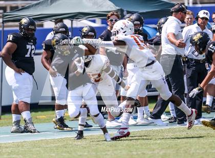 Thumbnail 2 in Mansfield vs. Bowie (Cotton Bowl Prep Showcase) photogallery.