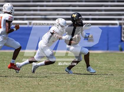 Thumbnail 3 in Mansfield vs. Bowie (Cotton Bowl Prep Showcase) photogallery.