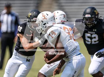 Thumbnail 1 in Mansfield vs. Bowie (Cotton Bowl Prep Showcase) photogallery.