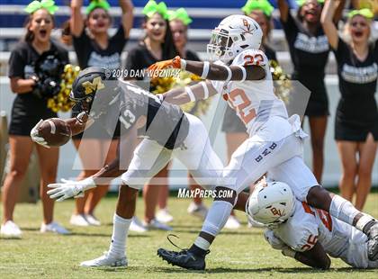 Thumbnail 3 in Mansfield vs. Bowie (Cotton Bowl Prep Showcase) photogallery.