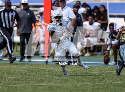 Thumbnail 1 in Mansfield vs. Bowie (Cotton Bowl Prep Showcase) photogallery.