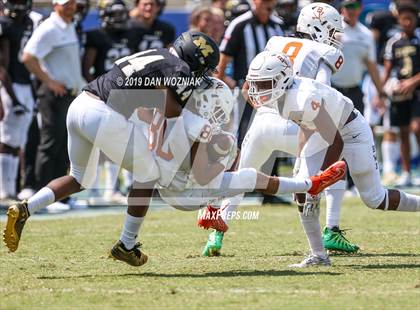 Thumbnail 3 in Mansfield vs. Bowie (Cotton Bowl Prep Showcase) photogallery.